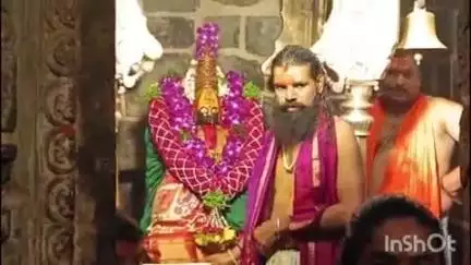 तुळजापूर: खा.नारायण राणे यांनी सहकुटूंब घेतले तुळजाभवानी मातेचे दर्शन
