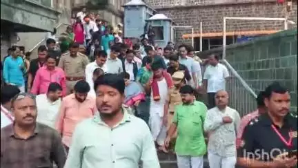 तुळजापूर: मुख्यमंत्री हा कुणाचा बाप नसतो ते वक्तव्य चुकीचं,मी नितेशला समज दिली:खा.नारायण राणे