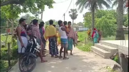 মন্তেশ্বর: চরম পানীয় জলের সংকটে মন্তেশ্বরের মামুদপুরে, বিকল সজলধারার পাম্প #jansamasya
