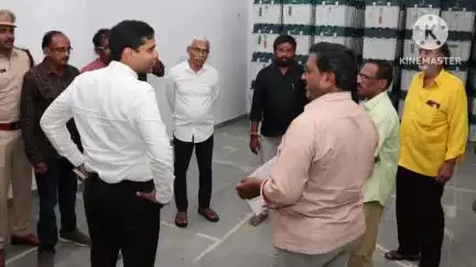 ఖమ్మం అర్బన్: ఖమ్మం లో ఈవిఎం గోడౌన్ ను తనిఖీ చేసిన జిల్లా కలెక్టర్ ముజమ్మిల్ ఖాన్