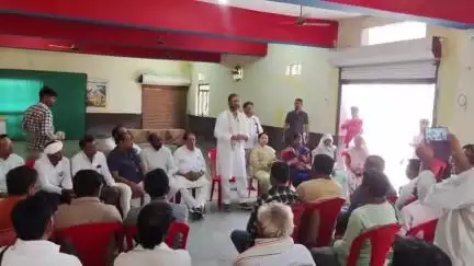 बड़वानी: पलसुद में कांग्रेस संगठन सृजन कार्यक्रम के तहत नए जिलाध्यक्ष की नियुक्ति को लेकर हुई बैठक