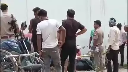 तिलहर: नगरिया मोड पुलिस चौकी क्षेत्र में होटल की दीवार के पास संदिग्ध परिस्थितियों में मिला युवक का शव, पुलिस कर रही जांच