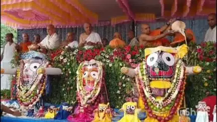 उज्जैन शहर: इस्कॉन मंदिर में स्नान पूर्णिमा पर भगवान जगन्नाथ का अभिषेक किया गया