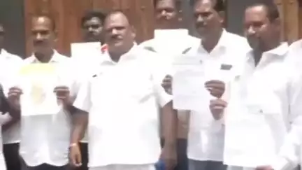 திண்டிவனம்: தைலாபுரம் தோட்டத்தில் பாமக புதிய நிர்வாகிகள் நியமனம் செய்த பாமக நிறுவனர் ராமதாஸ்