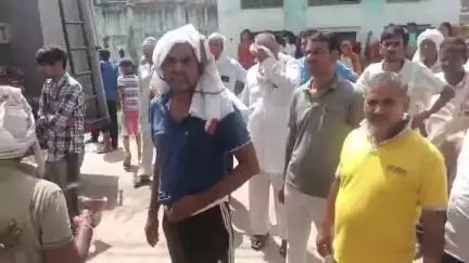 नांगल चौधरी: निजामपुर के मारोली गांव में टेंट हाउस में अज्ञात कारणों से लगी आग, सामान जलकर राख