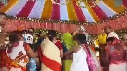 চাকদা: মহা সমারোহে চাকদার জসরা জগন্নাথ মন্দিরে পালিত হলো ভগবান জগন্নাথ দেবের স্নানযাত্রা উৎসব,মন্দির প্রাঙ্গনে ভিড় শ্রদ্ধালুদের