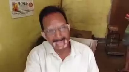 गोलमुरी-सह-जुगसलाई: परसुडीह हलुदबनी में राशन डीलर की मनमानी के खिलाफ ग्रामीणों ने किया विरोध प्रदर्शन