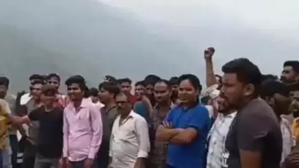 टिहरी: शिवालिक कंपनी के मजदूरों ने डैम टॉप के समीप अनिश्चितकालीन कार्य बहिष्कार किया शुरू