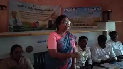 తక్కువ పెట్టుబడితో వ్యవసాయంలో ఎక్కువ ఆదాయం ఎలా పొందాలో ఓబులదేవర చెరువులో రైతులకు వివరించిన శాస్త్రవేత్తలు