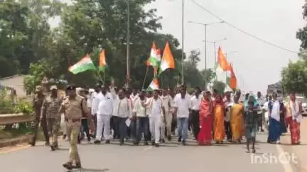 फरसगांव: फरसगांव में युक्तियुक्तकरण के विरोध में कांग्रेस कार्यकर्ताओं ने रैली निकालकर खंड शिक्षा अधिकारी कार्यालय का किया घेराव