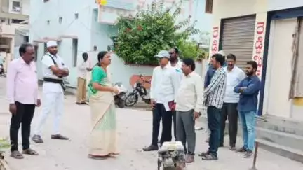 కోరుట్ల: ఆడిసినల్ కలెక్టర్ మరియు మెట్పల్లి మున్సిపల్ ప్రత్యేక అధికారి బిఎస్ లతా అభివృద్ధి పనులను పరిశీలించారు