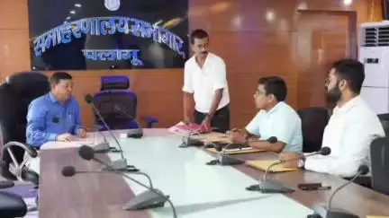 मेदिनीनगर (डालटनगंज): पलामू में पीएम कुसुम योजना के लिए 810 लाभुक चयनित, डीडीसी ने समाहरणालय में बैठक कर अनुमोदन किया