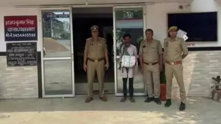 कालपी: आटा थाना पुलिस ने आटा कस्बे के पास 2 किलो 148 ग्राम अवैध गांजा के साथ एक तस्कर को गिरफ्तार कर जेल भेजा