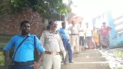 রতুয়া ২: পুখুরিয়া ব্রিজ থেকে মরণ ঝাঁপ দিল এক যুবক, গুরুতর আহত অবস্থায়ও যুবককে উদ্ধার করে হাসপাতালে পাঠানো হয়