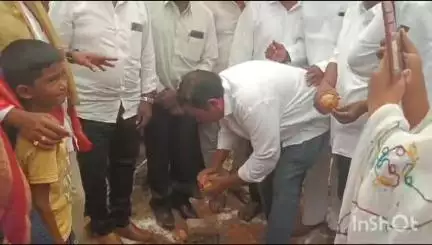 రామన్నపేటలో ఇందిరమ్మ ఇంటి నిర్మాణ పనులకు భూమి పూజ చేసిన ఎమ్మెల్యే రాజేందర్ రెడ్డి
