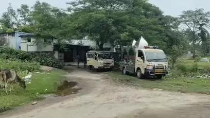 বালুরঘাট: বালুরঘাটের হোসেনপুর এলাকায় গলায় ফাঁস লাগিয়ে আত্মঘাতী যুবক, মৃত্যুর কারণ নিয়ে ধন্দে পরিবার পরিজন