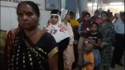 किशनगंज: गर्मी में इलाज से इनकार, महिला ओपीडी की बदहाली उजागर