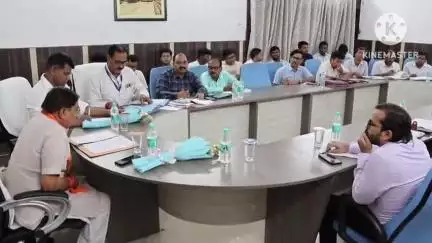 दुमका: दुमका परिसदन सभागार में विधानसभा की गैर सरकारी संकल्प समिति की बैठक हुई