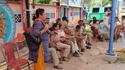 ସୁନ୍ଦରଗଡ ସହର: DRDA ଛକ କାଳୀ ମଣ୍ଡପ ନିକଟରେ  ରାଜ୍ୟ ସରକାରଙ୍କ ବିରୁଦ୍ଧର ବିଜେଡିର ପ୍ରତିବାଦ ସଭା , ବ୍ୟାପକ ପୋଲିସ ମୁତୟନ