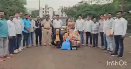 लातूर: लातूरच्या बस स्थानक क्रमांक २ परिसरात दोन महिलांसह तिघांकडून ११ किलो गांजा पोलिसांनी केला जप्त