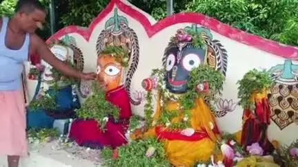 ଘସିପୁରା: ଆନନ୍ଦପୁର ସ୍ଥିତ ଦଧିବାମନଜୀଉଙ୍କ ମନ୍ଦିରରେ ଦେବସ୍ନାନ ପୂର୍ଣ୍ଣିମା ଅନୁଷ୍ଠିତ