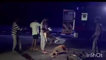 బిరసాడవలస సమీపంలో రోడ్డు ప్రమాదంలో గాయపడిన వారిని సకాలంలో స్పందించి ప్రాణాలు కాపాడిన ఆండ్ర ఎస్‌ఐ సీతారాం సిబ్బంది