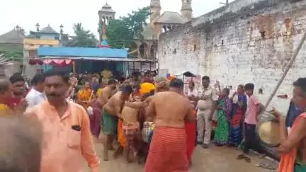 ପାରଳାଖେମୁଣ୍ଡି: ଜଗନ୍ନାଥ ମନ୍ଦିର ସ୍ନାନ ମଣ୍ଡପ ଠାରେ ଦେବ ସ୍ନାନ ପୂର୍ଣ୍ଣିମା ଉତ୍ସବ ଅନୁଷ୍ଠିତ