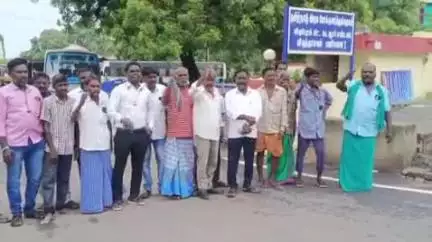 விருத்தாசலம்: சரிவர இயங்காத 219H அரசு பேருந்து - போக்குவரத்து பணிமனை முன்பு பிஞ்சனூர் கிராம மக்கள் முற்றுகையிட்டு போராட்டம்