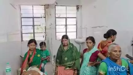 रजौली: दुलारपुरा गांव के पास अज्ञात वाहन की चपेट में आने से बाइक सवार चाचा-भतीजा बुरी तरह घायल, अस्पताल में भर्ती