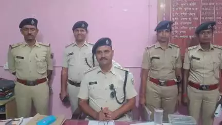 मधुबनी: चोरी के सामान के साथ तीन गिरफ्तार, सदर एसडीपीओ-1 राजीव कुमार ने दी जानकारी