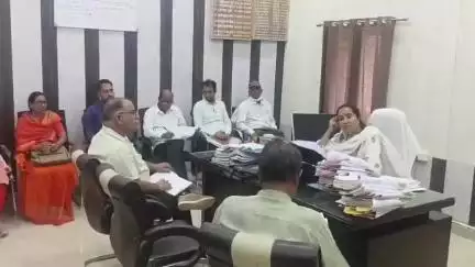 बेगुं: बेगू उपखंड अधिकारी मनस्वी नरेश की अध्यक्षता में आबा जनजाति ग्राम उत्कर्ष अभियान की तैयारियों को लेकर बैठक आयोजित