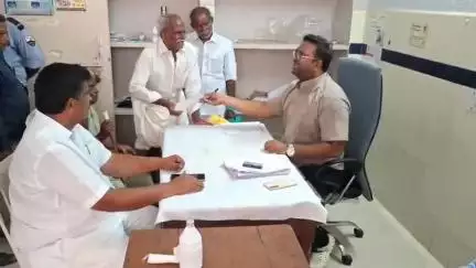 ప్రొద్దుటూరు: సదరం రి వెరిఫికేషన్ డాక్టర్గా వచ్చిన మహిధర్ రెడ్డి పై చర్యలు తీసుకోవాలి: సర్పంచ్ శివచంద్రారెడ్డి