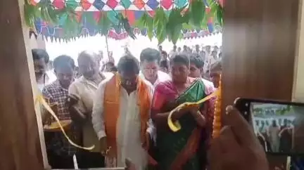 పాడి పరిశ్రమ అభివృద్ధికి కూటమి ప్రభుత్వం కృషి: టేకి గ్రామంలో ఎమ్మెల్యే వేగుళ్ల జోగేశ్వరరావు
