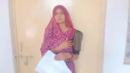 चकरनगर: रम्पुराघार की एक बेवा ने ससुराल वालों पर नाबालिक बेटी की जमीन पर अवैध कब्जा करने का आरोप लगाया, एसडीएम से की शिकायत