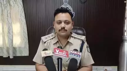 छतरपुर नगर: राहुल गांधी के ट्वीट के बाद नौगांव हत्याकांड का मुख्य आरोपी प्रवीण पटेरिया गिरफ्तार, डबल बैरल बंदूक भी जब्त