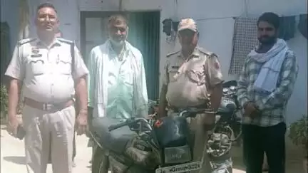 नांगल चौधरी: वाहन चेकिंग अभियान के दौरान महेंद्रगढ़ पुलिस ने चोरी की बाइक बरामद कर राजस्थान पुलिस को सौंपी