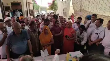 फुलेरा मु. सांभर: जयपुर ग्रामीण सांसद राव राजेंद्र सिंह ने सांभर पंचायत समिति में 'आपका सांसद आपके द्वार' कार्यक्रम के तहत की जनसुनवाई