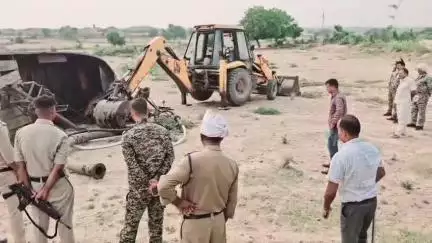 लहार एसडीएम विजय यादव की कार्यवाही,सिंध नदी में से रेत खनन करने के लिये तैयार पनडुब्बियों को नष्ट किया