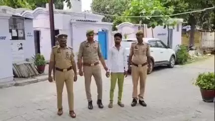 शाहजहांपुर: पुलिस ने नाबालिग के साथ शादी का झांसा देकर दुष्कर्म करने वाले अभियुक्त को गुर्री अड्डा के पास से किया गिरफ्तार