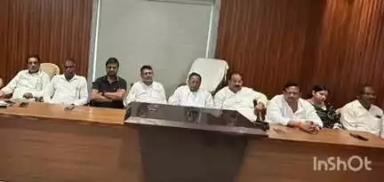गढ़वा: कल्याणपुर में हुई झामुमो की बैठक, भाषा मामले में पलामू प्रमंडल के युवाओं की भावना से CM को अवगत कराने का लिया गया फैसला