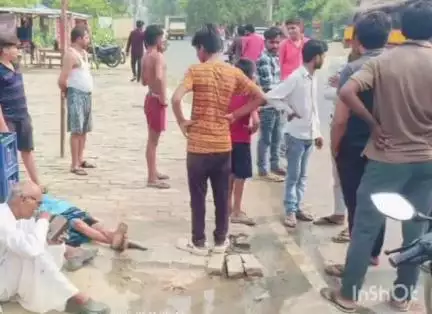 हसनगंज: औरास-संडीला रोड पर सीमऊ के पास ई-रिक्शा की टक्कर से स्कूटी पर सवार पत्नी की मौत, पति घायल