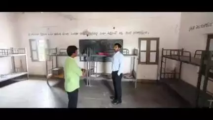 మహబూబాబాద్: పట్టణంలోని ఇందిరానగర్ కాలనీలో ప్రైమరీ పాఠశాలను తనిఖీ చేసి పలు సూచనలు చేసిన జిల్లా కలెక్టర్ అద్వైత్ కుమార్..
