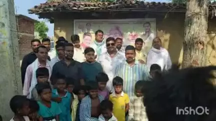 मदनपुर: पाठक बीघा महादलित टोला में राजद कार्यकर्ताओं ने धूमधाम से मनाया राजद सुप्रीमो लालू प्रसाद यादव का 78वां जन्मदिन