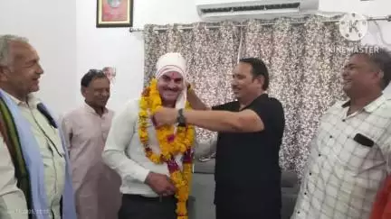 पिछोर: ऑपरेशन सिंदूर में भाग लेने वाले फौजी भगवान सिंह लोधी को विधायक ने पिछोर रेस्ट हाउस में किया सम्मानित