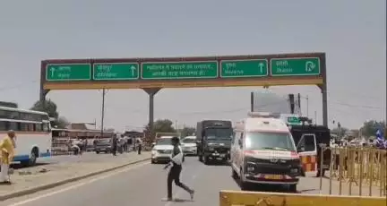 ग्वालियर गिर्द: अंबेडकर मूर्ति विवाद: भीम आर्मी का प्रदर्शन, ग्वालियर-मुरैना सीमा पर काफिला रोका गया