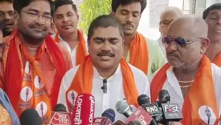 किनवट: महायुती सरकारच्या विरोधात क्या हुवा तेरा वादा म्हणत काढण्यात आला भव्य बैल गाडी मोर्चा - ऊबाठा शिवसेनेचे नेते थोरात