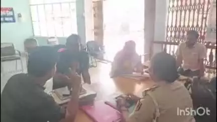 भभुआ: बबुरा पुल के पास चलती बाइक से महिला के बैग में रखे एक लाख रुपए बदमाशों ने छीने, थाना में दिया गया आवेदन