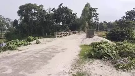 মেখলিগঞ্জ: সতী নদীর শীতল সেতুর দুই মুখে ভাঙ্গন! ক্ষয়ে গেছে সেতুর লোহার খুঁটি #jansamasya