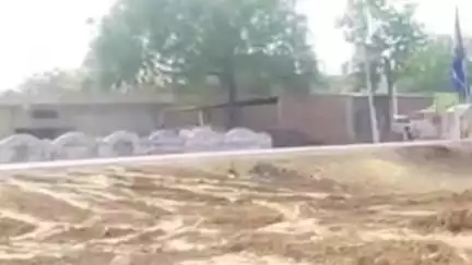 जतारा: बम्होरी खास में यूपी के भू-माफिया अहिरवार समाज को कट्टा लेकर दे रहे धमकी, सरपंच बोले जान दे देंगे