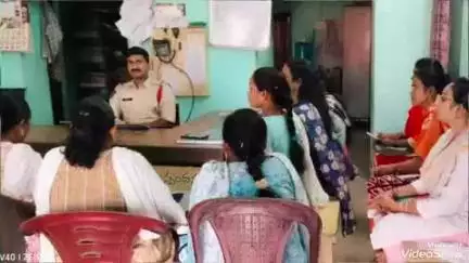 మహిళలకు రక్షణ చట్టాలపై అవగాహన కల్పించాలి : నెల్లిమర్ల లో మహిళా పోలీసులకు ఎస్ఐ గణేష్ సూచన